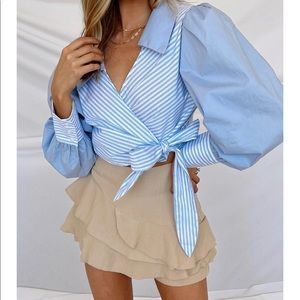 🌟 MUST GO 🌟 Vestique boutique wrap tie collared blouse